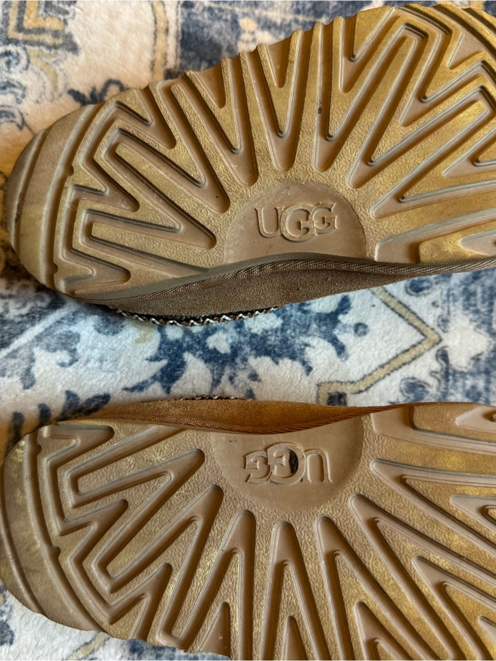 Ugg Tasman - Picture 3 of 4